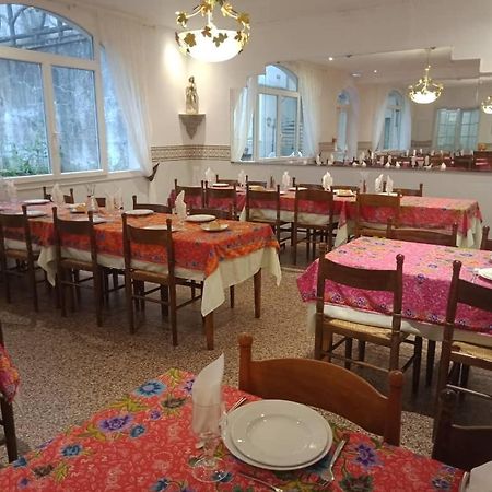Hotel Calvaire Lourdes Kültér fotó